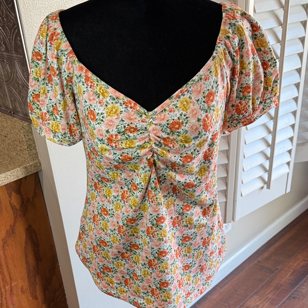 NWOT Floral Puff Sleeve Blouse- Size L